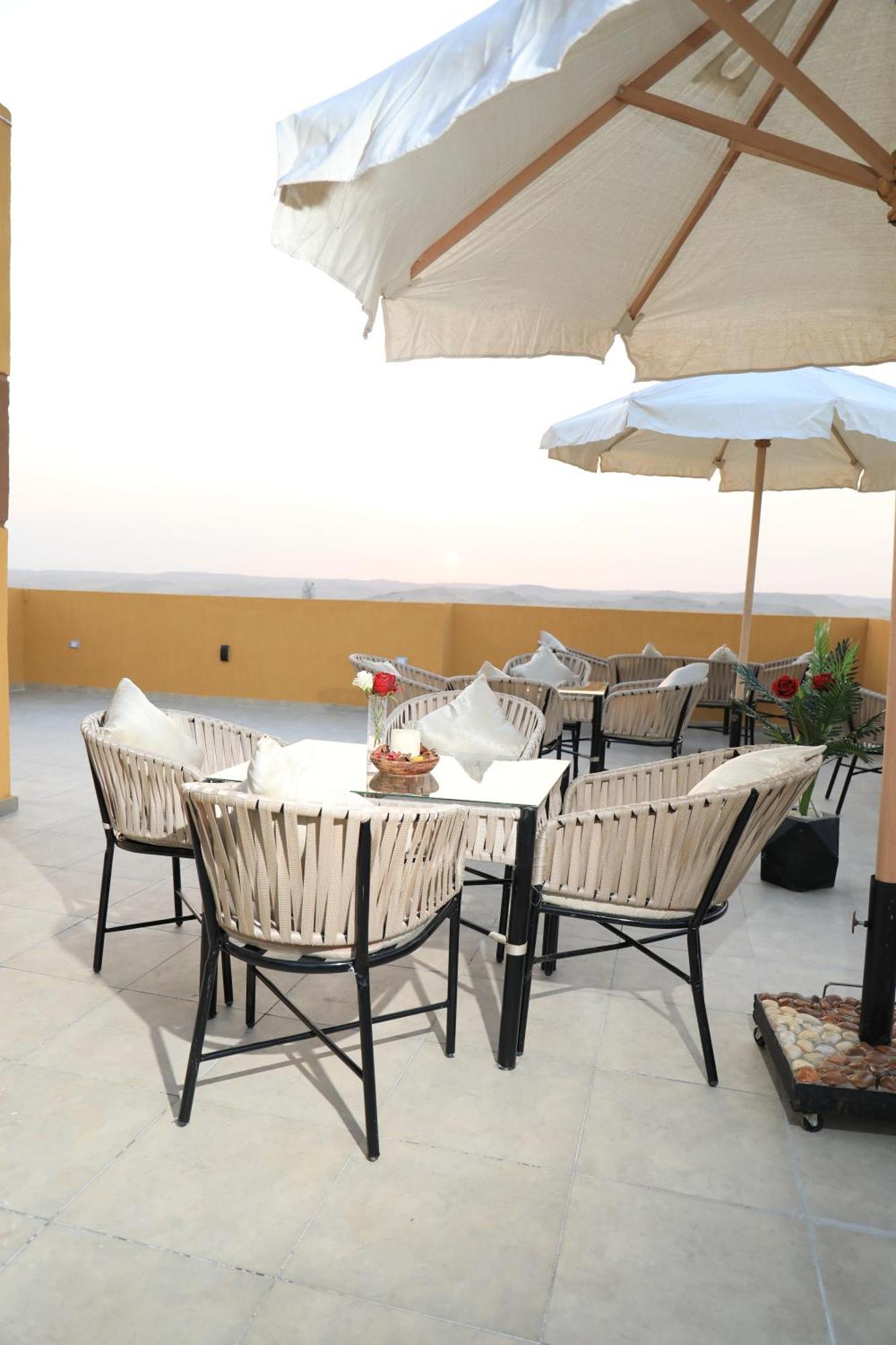 Pyramids Heart Hotel Kafrat al Jabal Luaran gambar