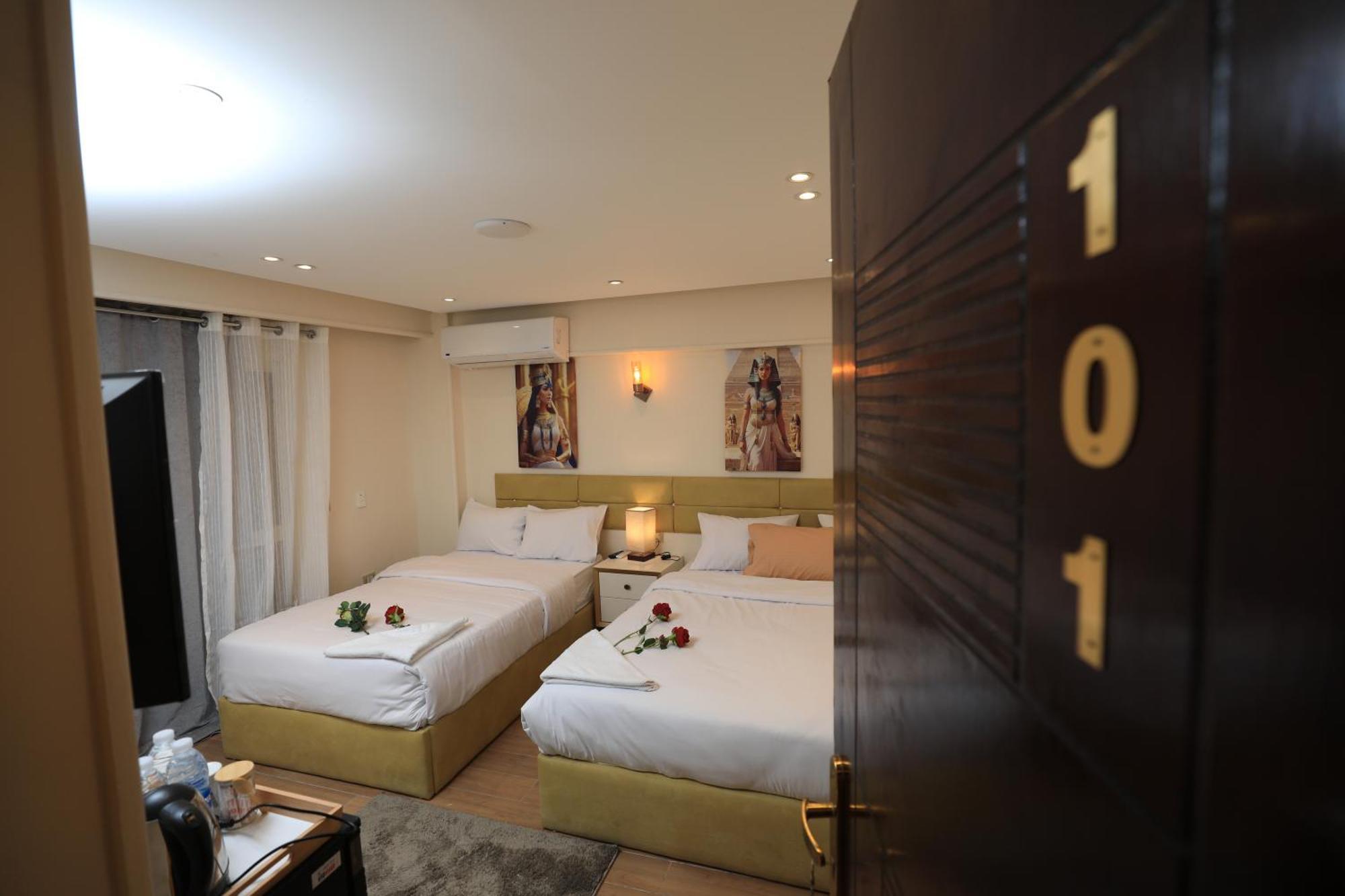 Pyramids Heart Hotel Kafrat al Jabal Luaran gambar